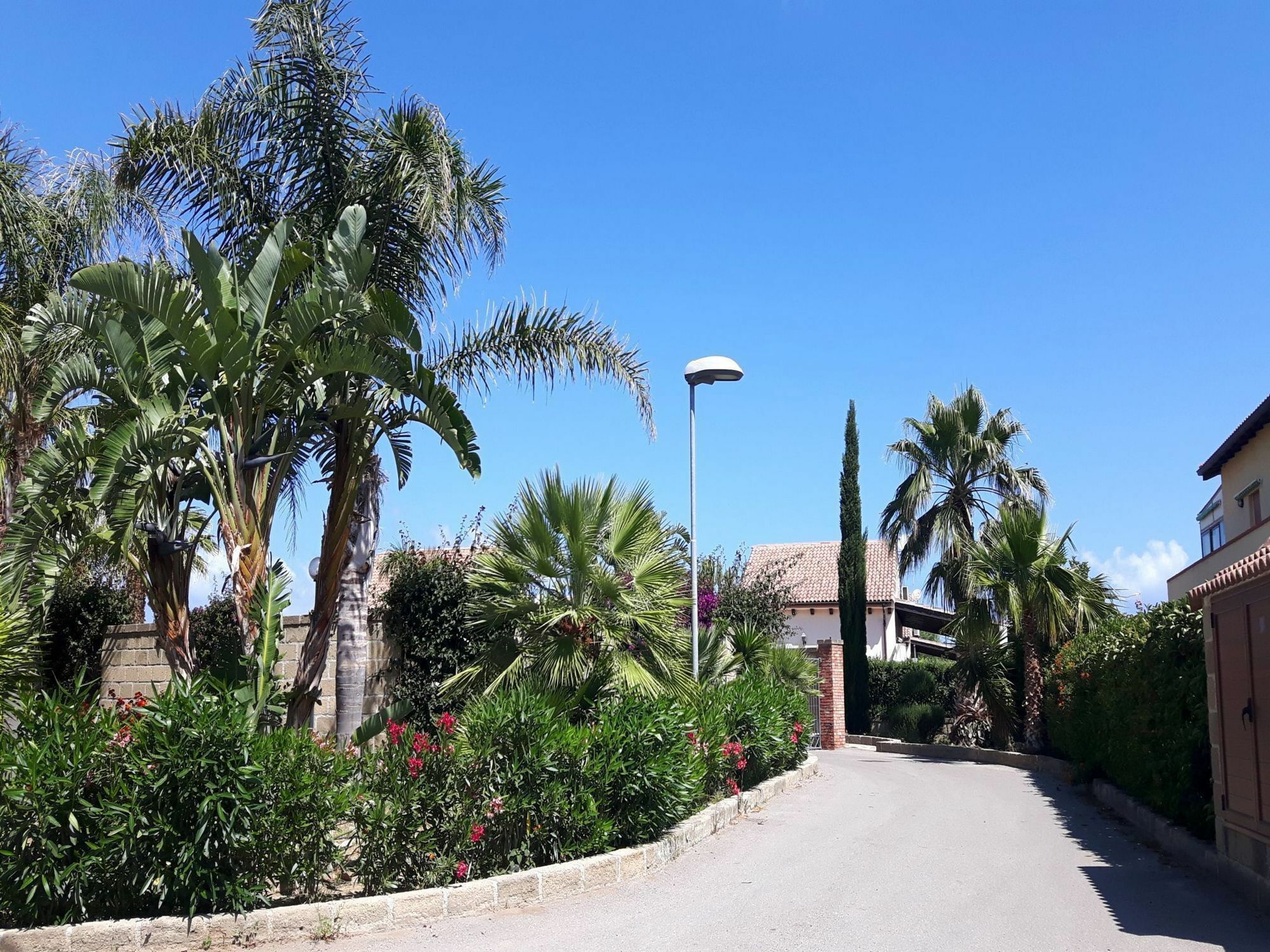 Villa Amare Кампофеличе ди Рокела Екстериор снимка